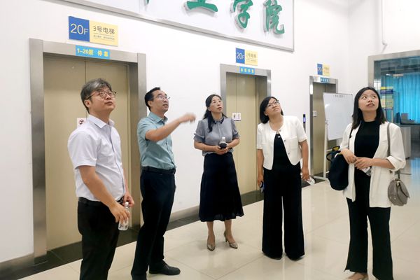 参观甘肃农业大学米乐官方网页版教学科研平台_副本.jpg